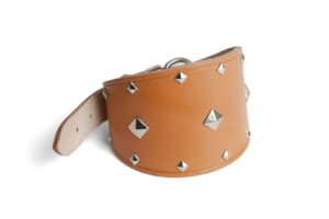 COLLAR EN PIEL VAQUETILLA CON ADORNOS PARA GALGO